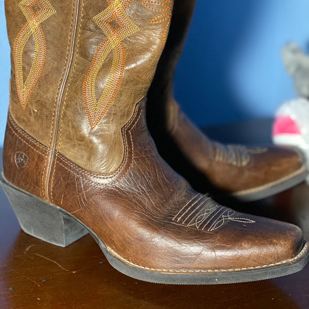Ariat boot barn cowgirl boots